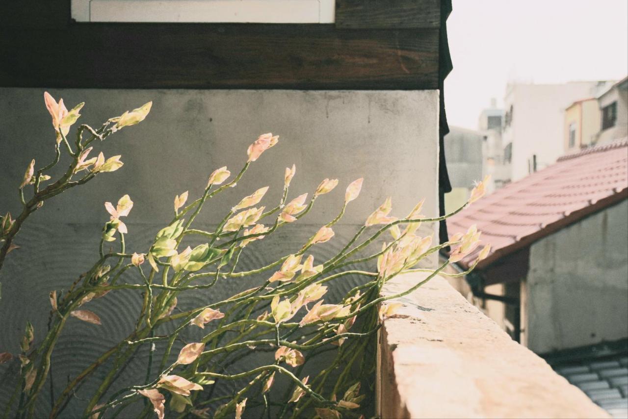 Loku. Tainan Hotel Exterior photo