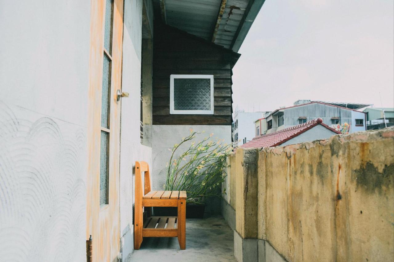 Loku. Tainan Hotel Exterior photo