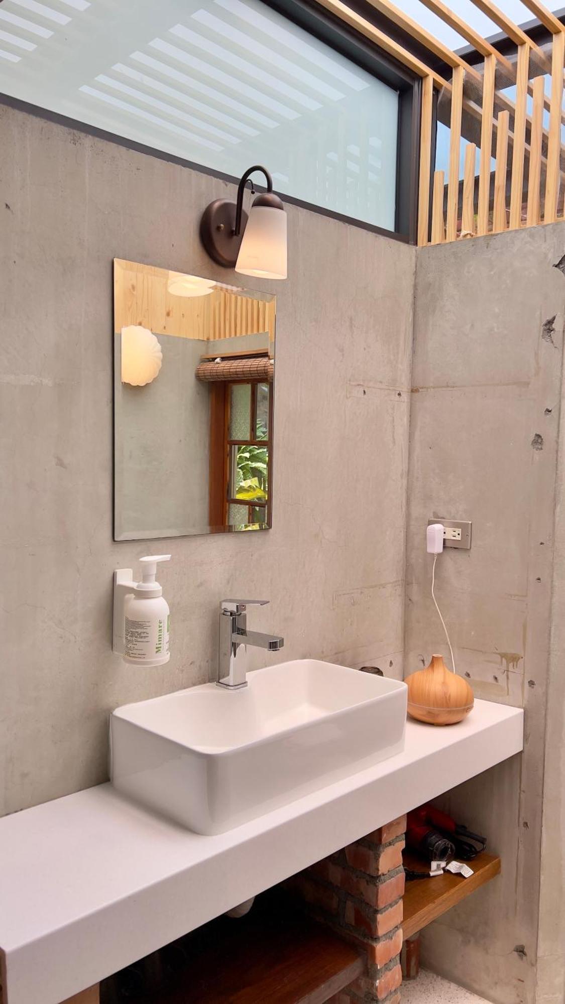 Loku. Tainan Hotel Exterior photo
